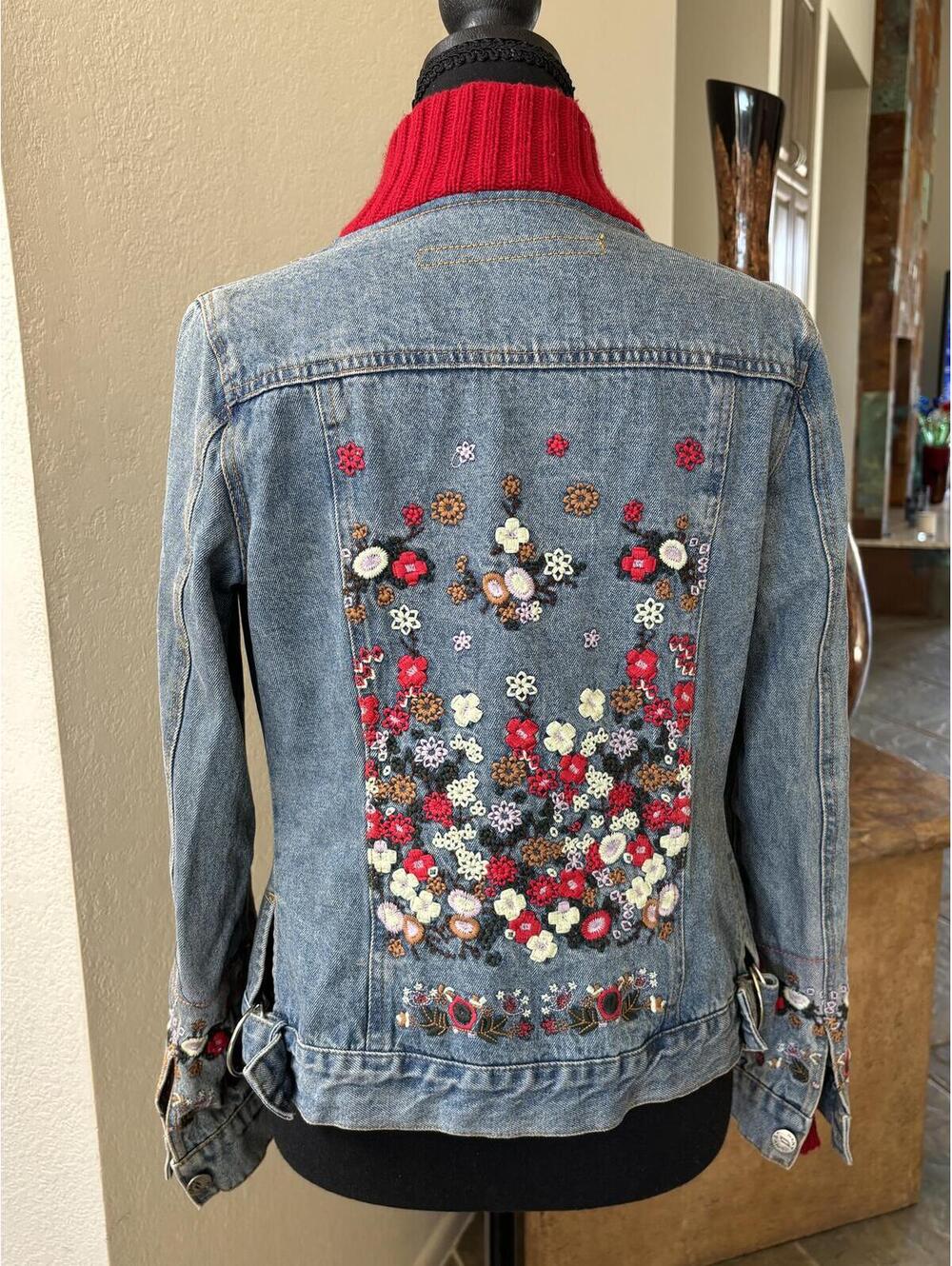 Rare Y2K DKNY Embroidered Blue Jean Jacket Red Mock Neck Ribbed Collar Size 4